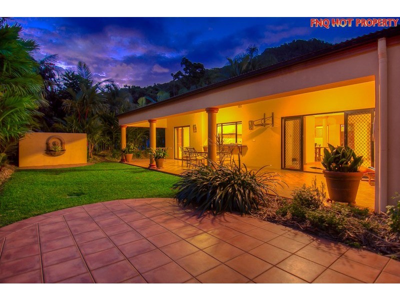 27 Gloucester Street, Whitfield QLD 4870