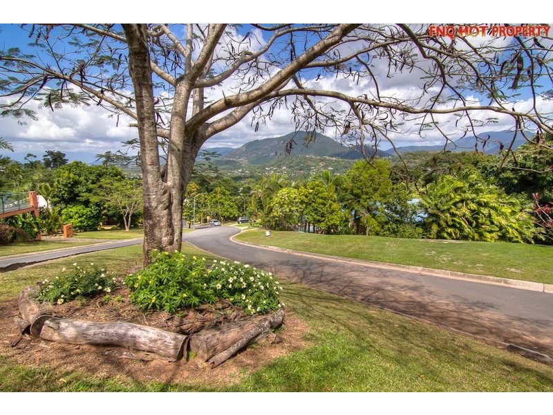 27 Gloucester Street, Whitfield QLD 4870