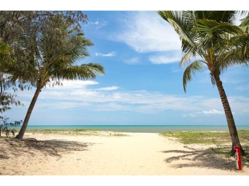 497 Varley St, Yorkeys Knob QLD 4878