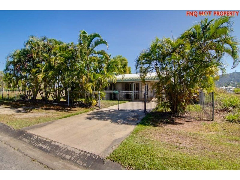 11 Riverside Parade, Trinity Park QLD 4879