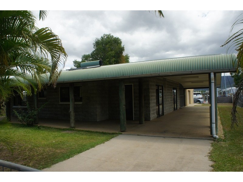 11 Riverside Parade, Trinity Park QLD 4879