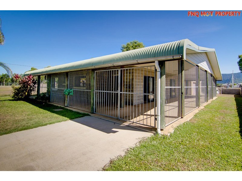 11 Riverside Parade, Trinity Park QLD 4879