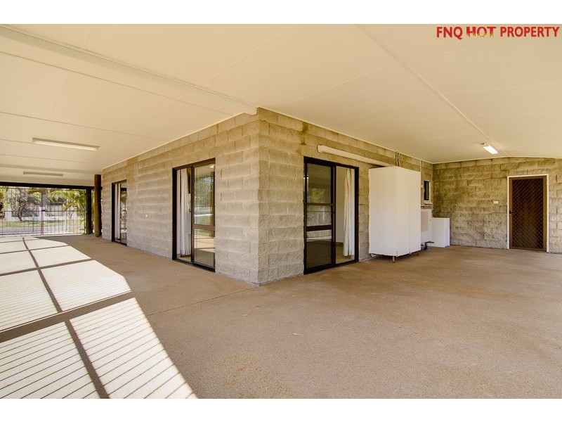 11 Riverside Parade, Trinity Park QLD 4879