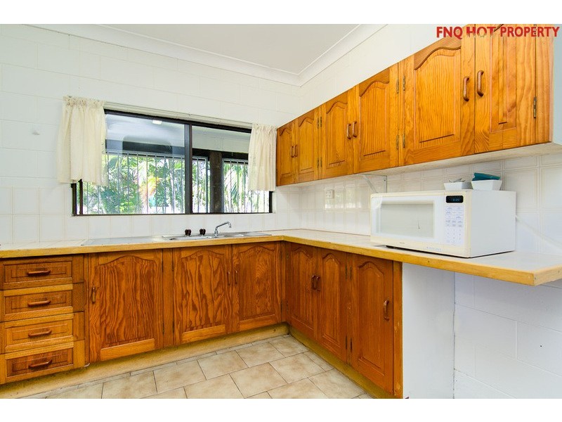 11 Riverside Parade, Trinity Park QLD 4879