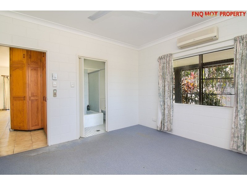 11 Riverside Parade, Trinity Park QLD 4879