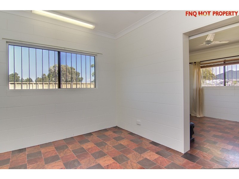 11 Riverside Parade, Trinity Park QLD 4879