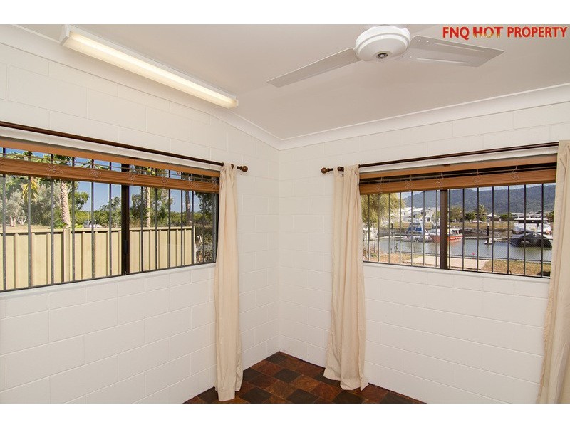 11 Riverside Parade, Trinity Park QLD 4879