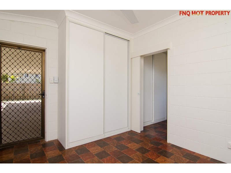 11 Riverside Parade, Trinity Park QLD 4879