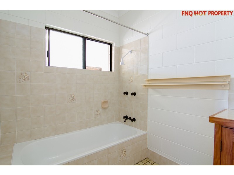 11 Riverside Parade, Trinity Park QLD 4879