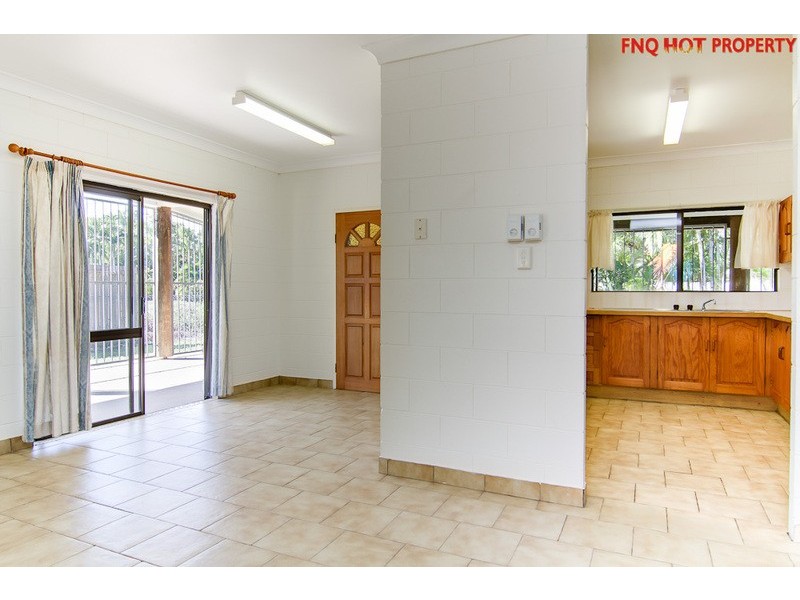 11 Riverside Parade, Trinity Park QLD 4879