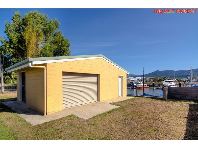 11 Riverside Parade, Trinity Park QLD 4879