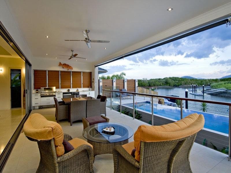 11 RAGAMUFFIN QY, Trinity Park QLD 4879