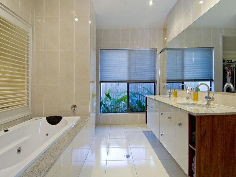 11 RAGAMUFFIN QY, Trinity Park QLD 4879