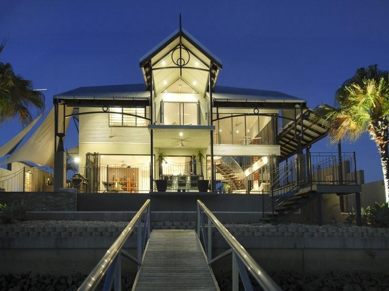 19 Brindabella QY, Trinity Park QLD 4879