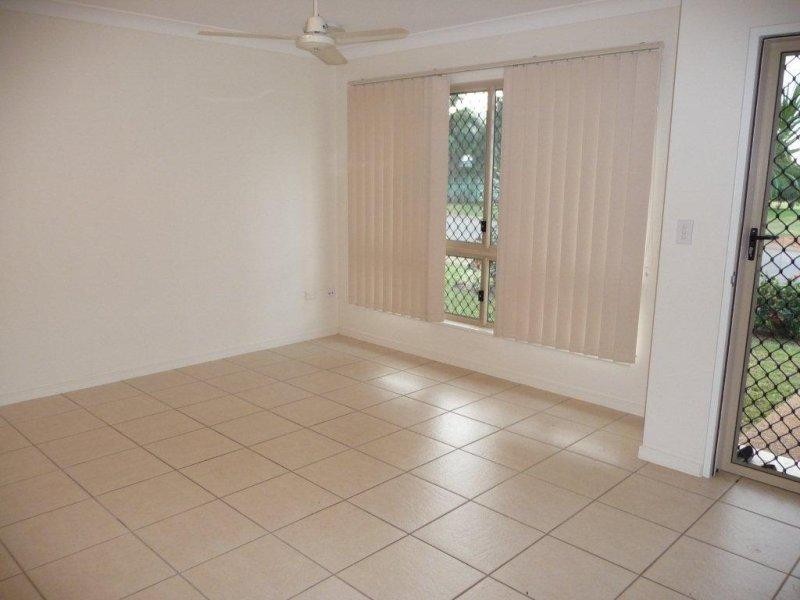 39 Larsen Road, Redlynch QLD 4870