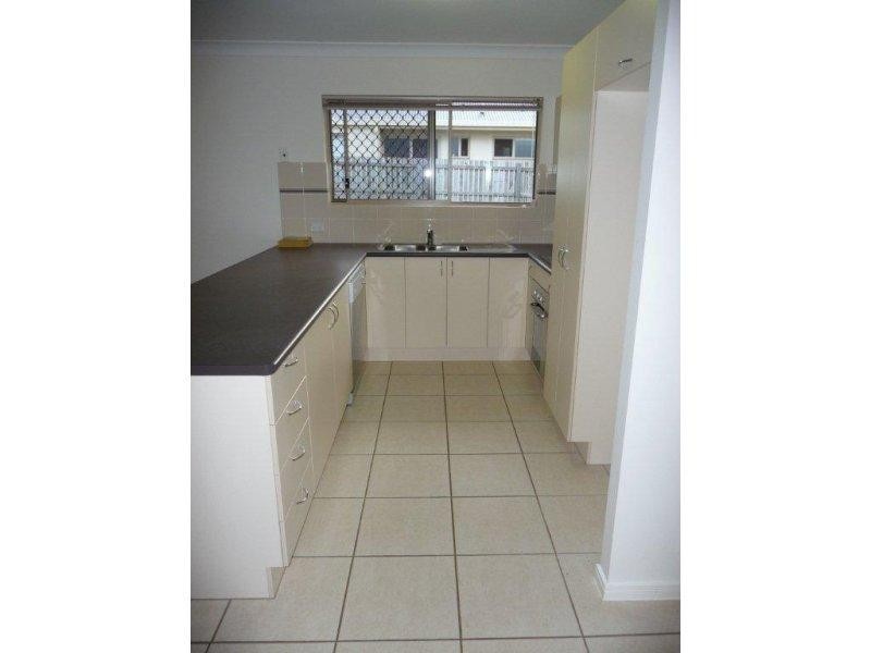 39 Larsen Road, Redlynch QLD 4870