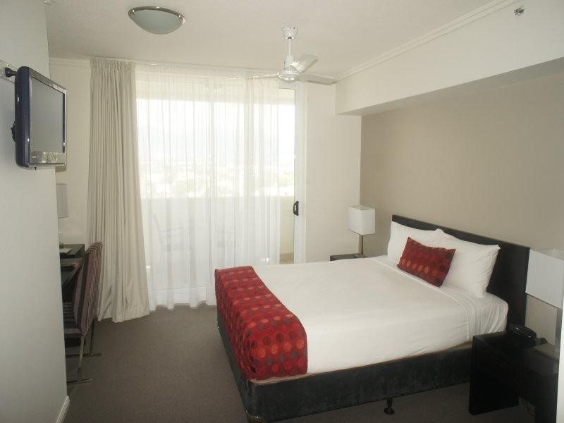 1103/58 MCLEOD ST, Cairns City QLD 4870