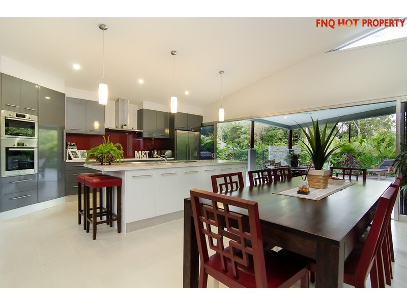 1 Lillian Road, Palm Cove QLD 4879