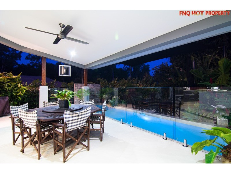 1 Lillian Road, Palm Cove QLD 4879