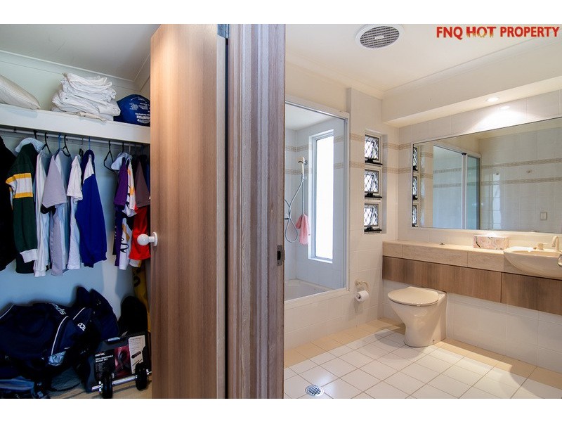 37 Parkinson Ave, Kewarra Beach QLD 4879