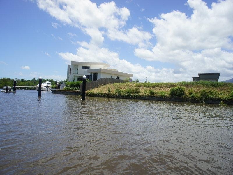 4 Ragamuffin Quay, Trinity Park QLD 4879
