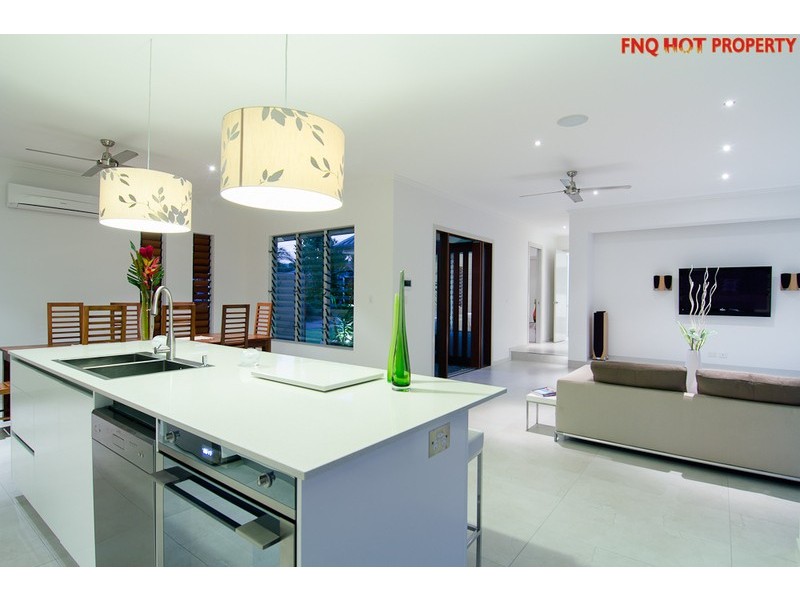 33 Bowline cl, Trinity Beach QLD 4879