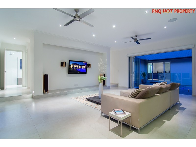 33 Bowline cl, Trinity Beach QLD 4879