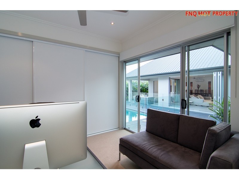 33 Bowline cl, Trinity Beach QLD 4879