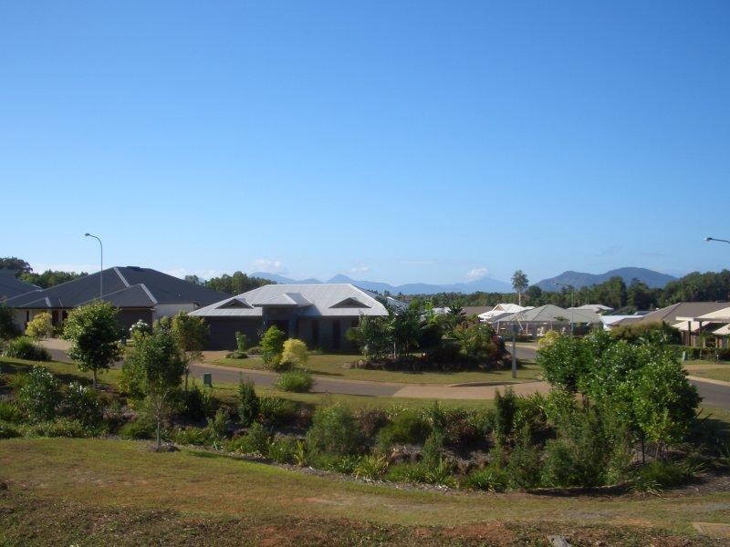 2 Catamaran Circuit, Trinity Beach QLD 4879