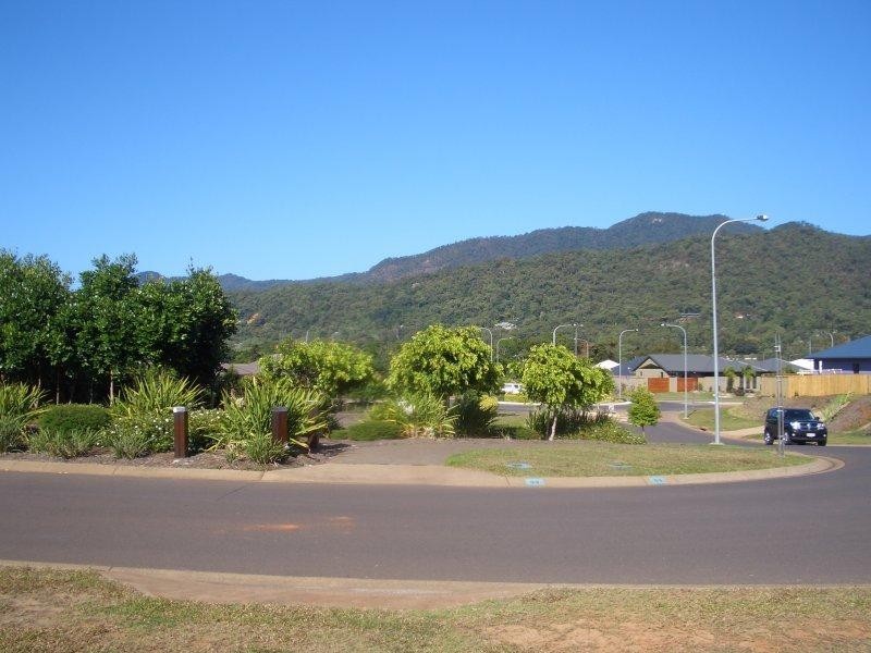 2 Catamaran Circuit, Trinity Beach QLD 4879
