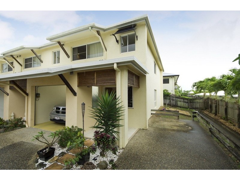 7/8 Oyster Ct, Trinity Beach QLD 4879