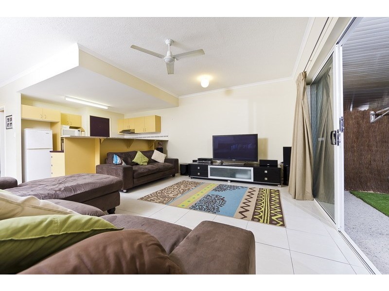 7/8 Oyster Ct, Trinity Beach QLD 4879