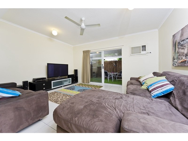 7/8 Oyster Ct, Trinity Beach QLD 4879