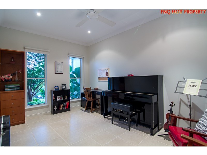 38 Moojeeba Way, Trinity Park QLD 4879
