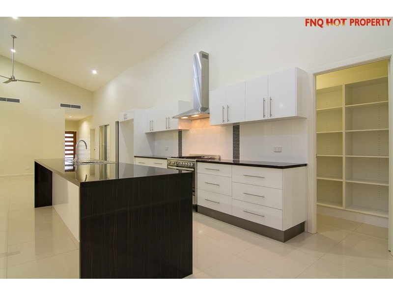 43 Aurelia Road, Palm Cove QLD 4879