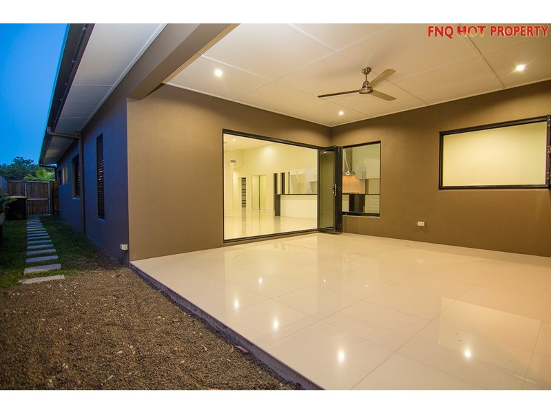 43 Aurelia Road, Palm Cove QLD 4879