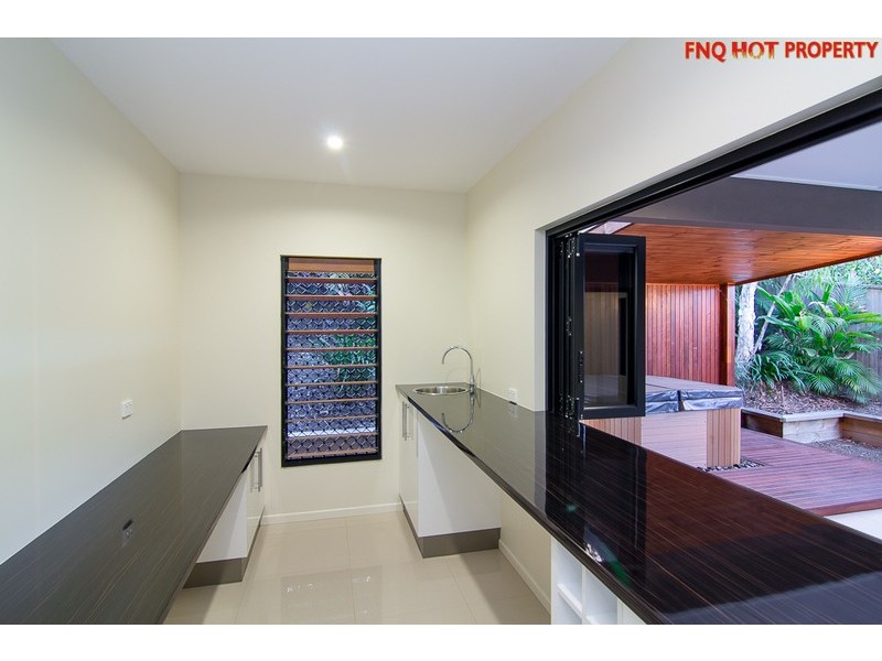 43 Aurelia Road, Palm Cove QLD 4879