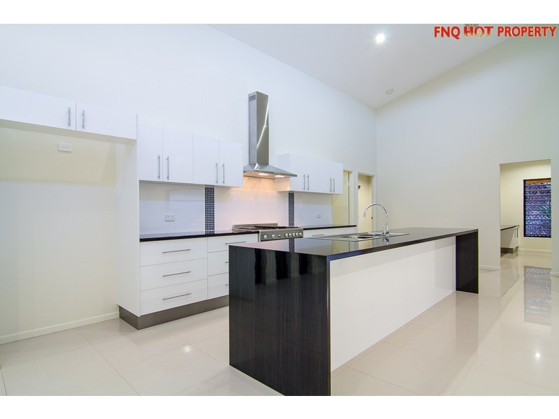 43 Aurelia Road, Palm Cove QLD 4879