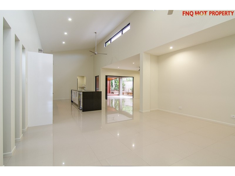 43 Aurelia Road, Palm Cove QLD 4879