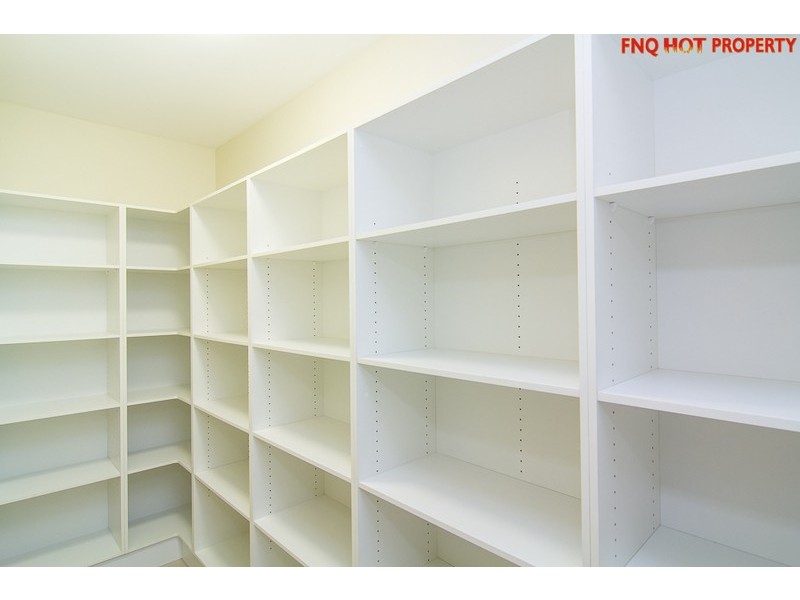 43 Aurelia Road, Palm Cove QLD 4879