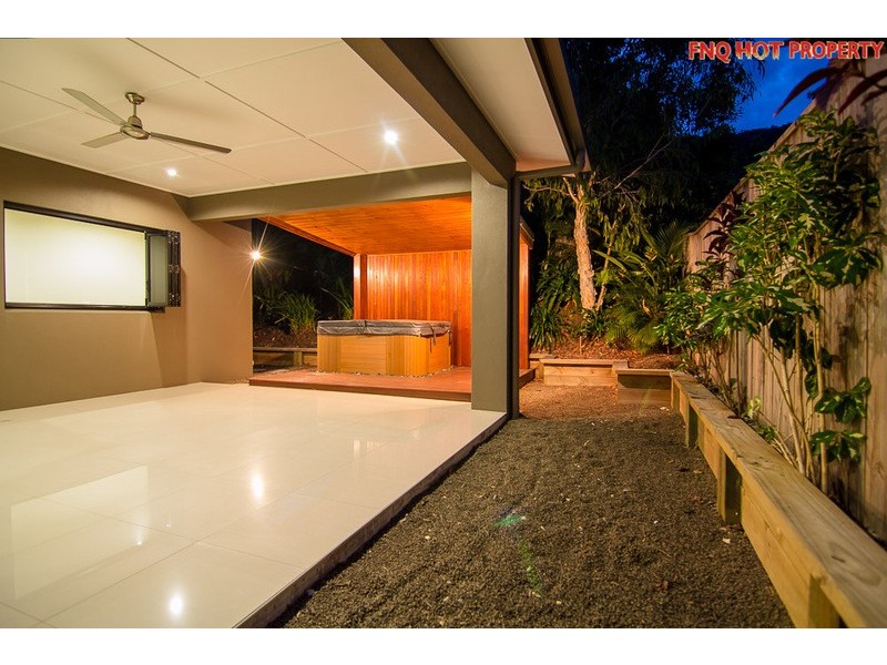 43 Aurelia Road, Palm Cove QLD 4879