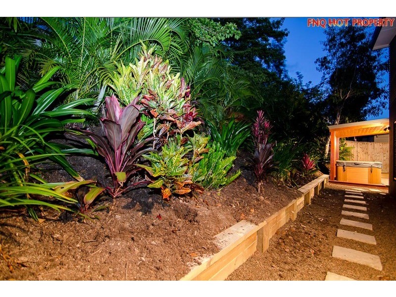 43 Aurelia Road, Palm Cove QLD 4879