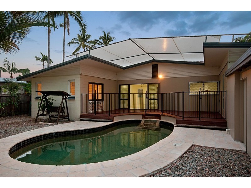 18 Batt Street, Clifton Beach QLD 4879
