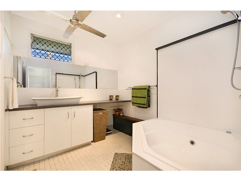 18 Batt Street, Clifton Beach QLD 4879
