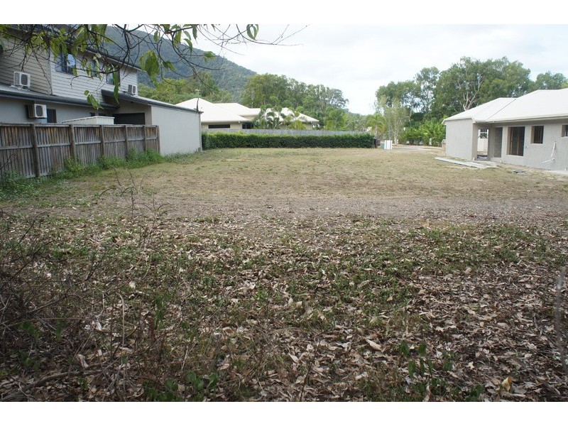 27  Aurelia Road, Palm Cove QLD 4879