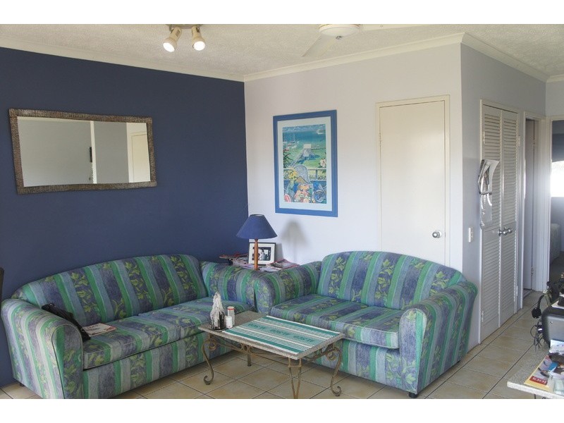 1/129-135 Oleander Street, Holloways Beach QLD 4878