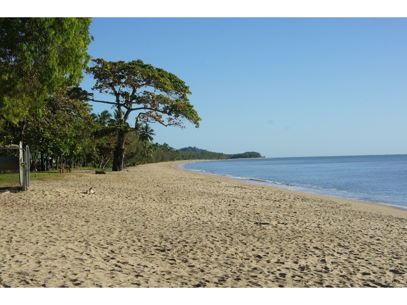 1/129-135 Oleander Street, Holloways Beach QLD 4878