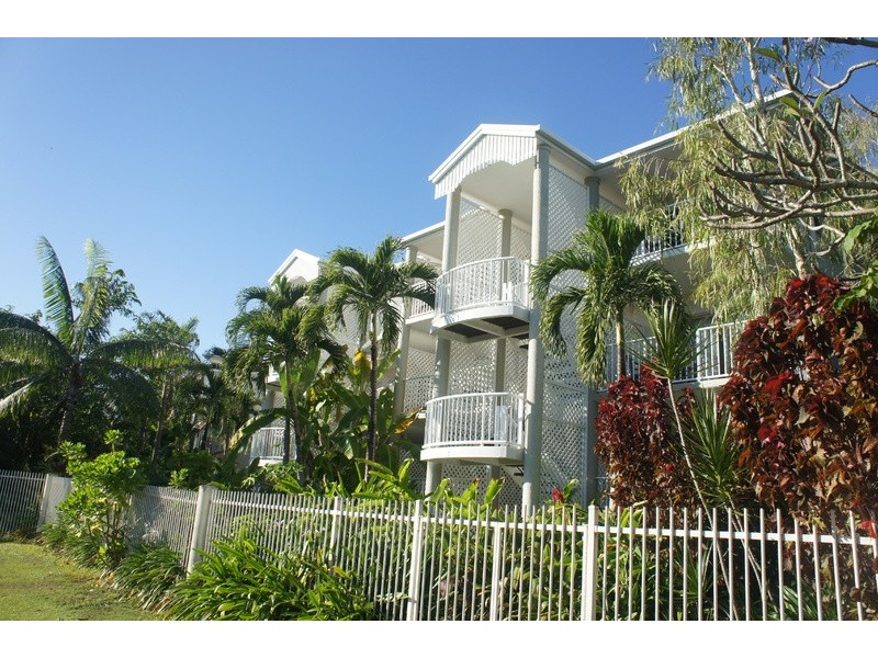 1/129-135 Oleander Street, Holloways Beach QLD 4878