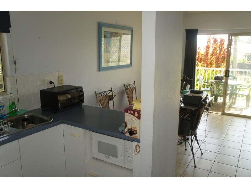 1/129-135 Oleander Street, Holloways Beach QLD 4878