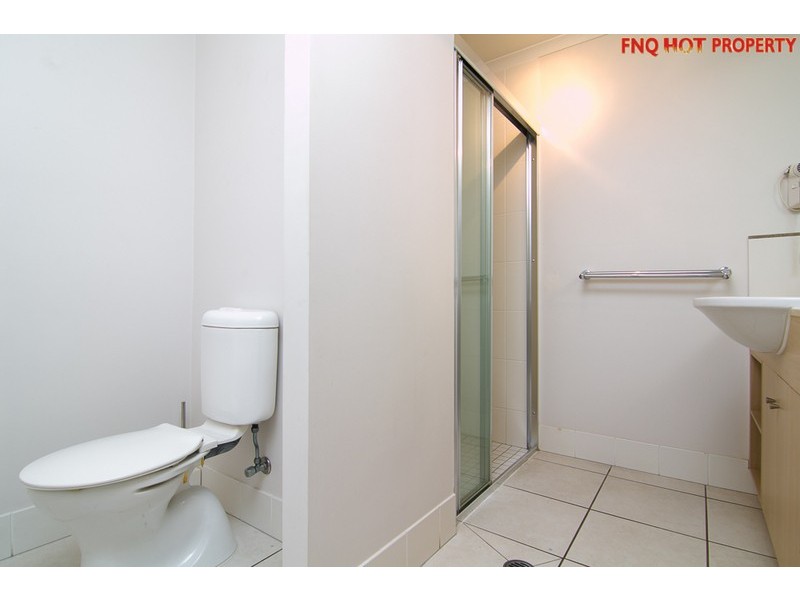 2/79 Spence St, Cairns City QLD 4870